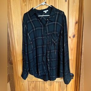 Maurice’s women button down front and partial button down back green plaid 2x